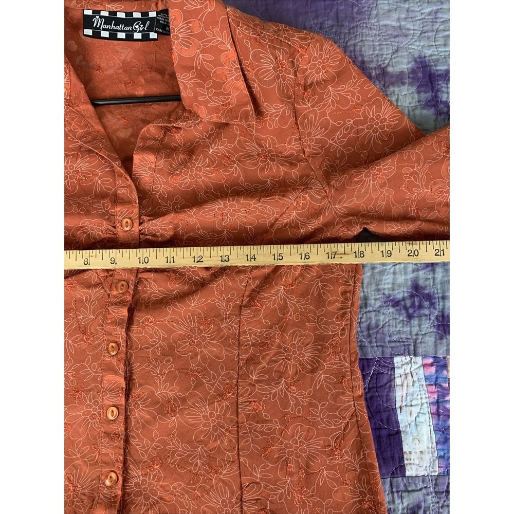 MANHATTAN GIRL Women’s Medium Floral Button Up Embellished Embroidered Shirt - Picture 5 of 7